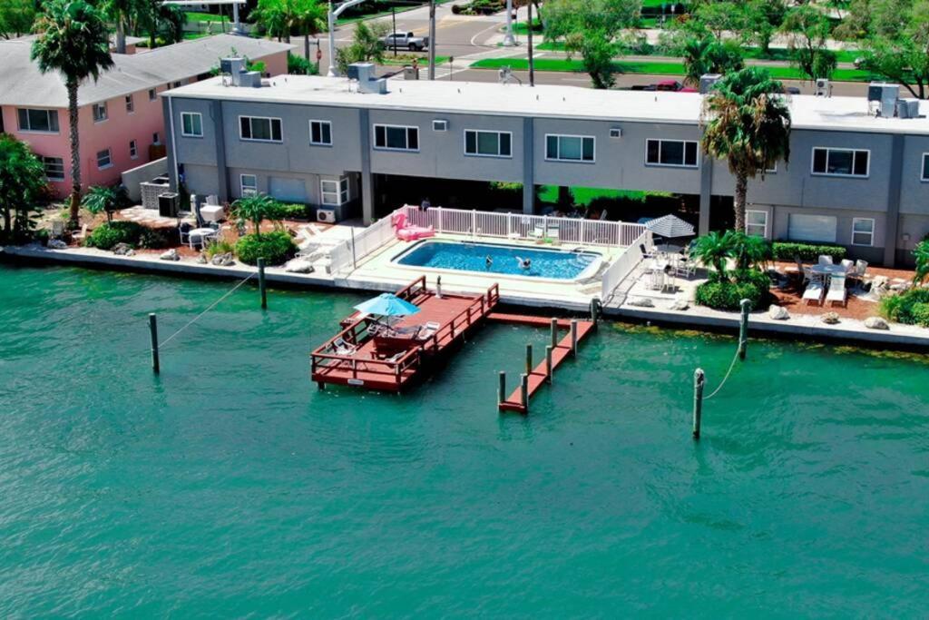 102-Tiny Treasure-Waterfront With Heated Pool Διαμέρισμα St. Pete Beach Εξωτερικό φωτογραφία