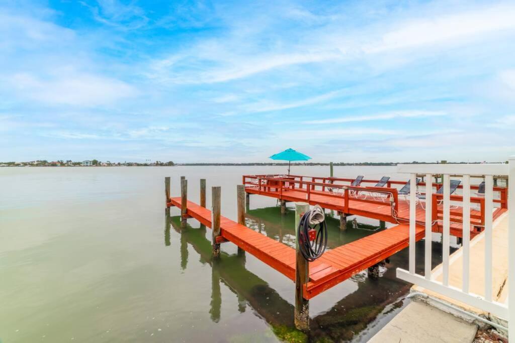 102-Tiny Treasure-Waterfront With Heated Pool Διαμέρισμα St. Pete Beach Εξωτερικό φωτογραφία