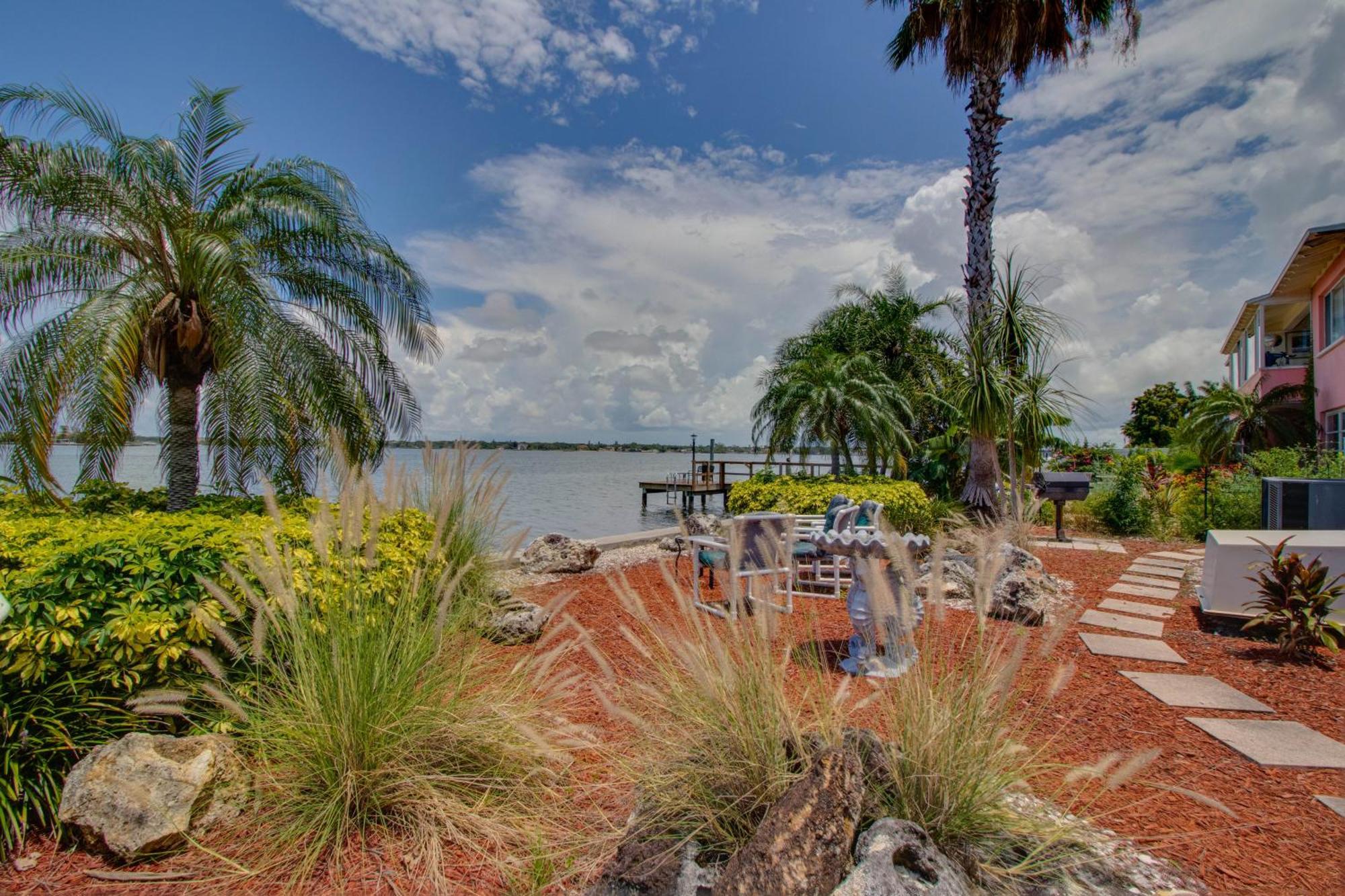 102-Tiny Treasure-Waterfront With Heated Pool Διαμέρισμα St. Pete Beach Εξωτερικό φωτογραφία