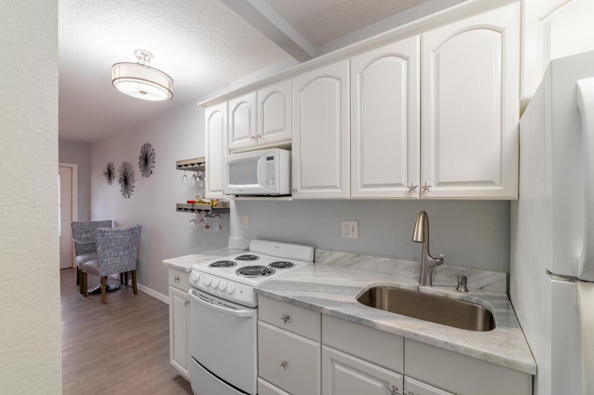 102-Tiny Treasure-Waterfront With Heated Pool Διαμέρισμα St. Pete Beach Εξωτερικό φωτογραφία